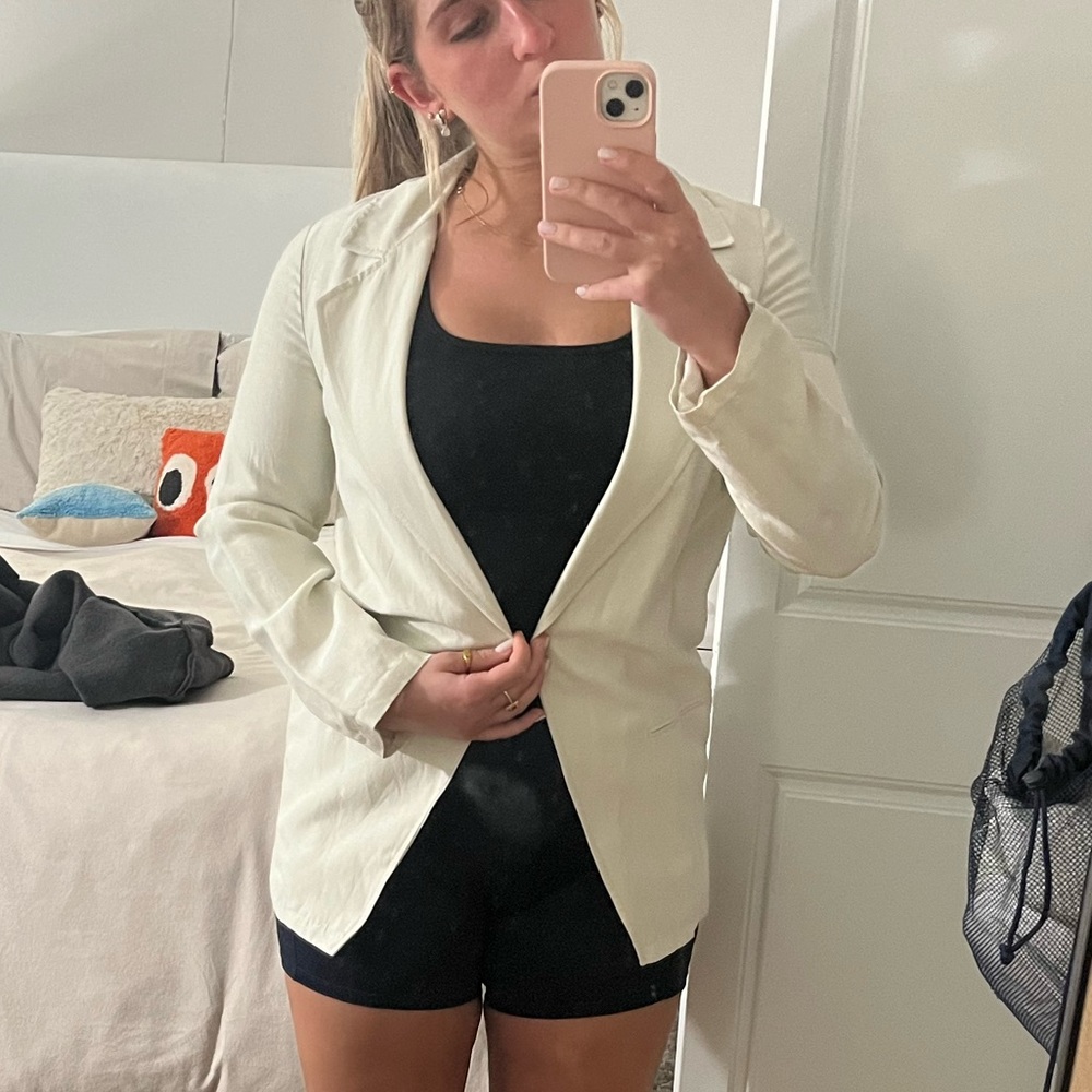 Aritzia Blazer: Wilfred linen blazer in XXS